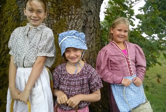 kids dressed as pioneers oregon trail lane county junction city singing creek educational center