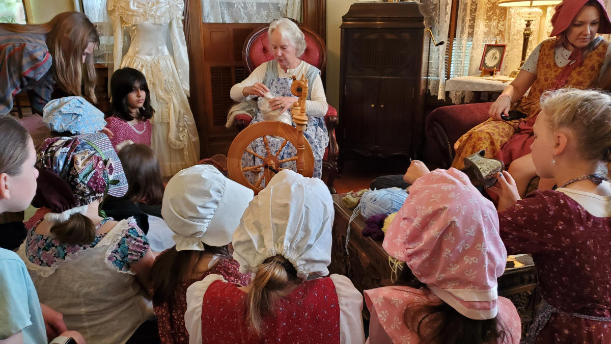 girl scouts learning pioneer homesteading at smj house eugene singing creek educational center