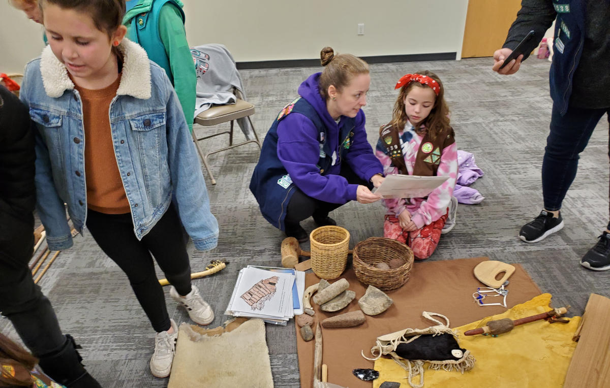 Girl Scouts learn about Kalapuya culture