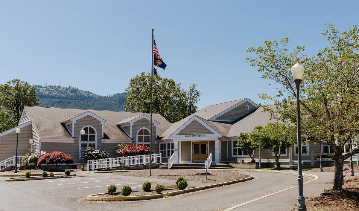 mildred whipple library in Drain OR