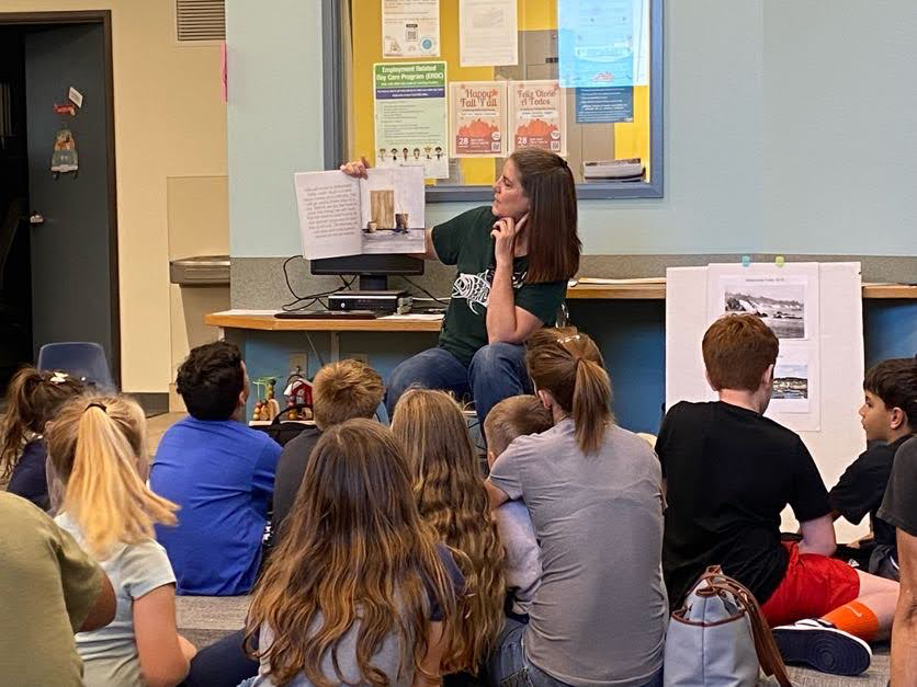 karen teaching acorn circle library program