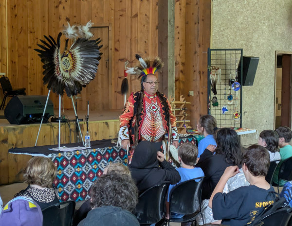 Deitz teaching childen outdoors